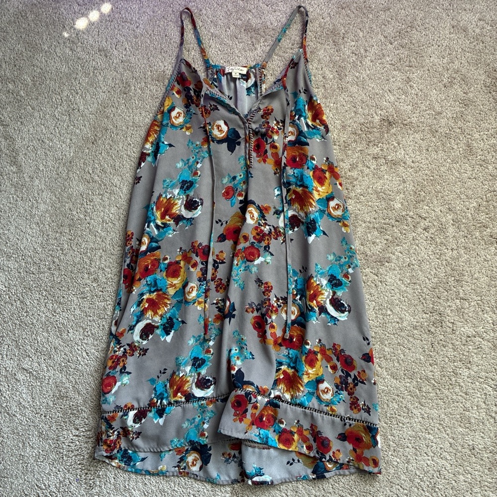 Lily White‎ - Elegant Floral Dress in Gray and Multicolor